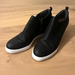 Caslon Black Suede Leather Wedge Ankle Boots/Sneakers. Size 8.5M. Like New!